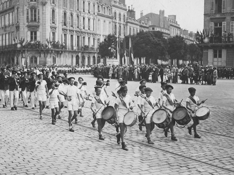 defile des enfants dans bordeaux