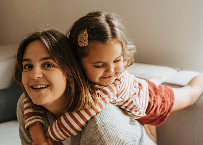 accompagnatrice avec jeune fille